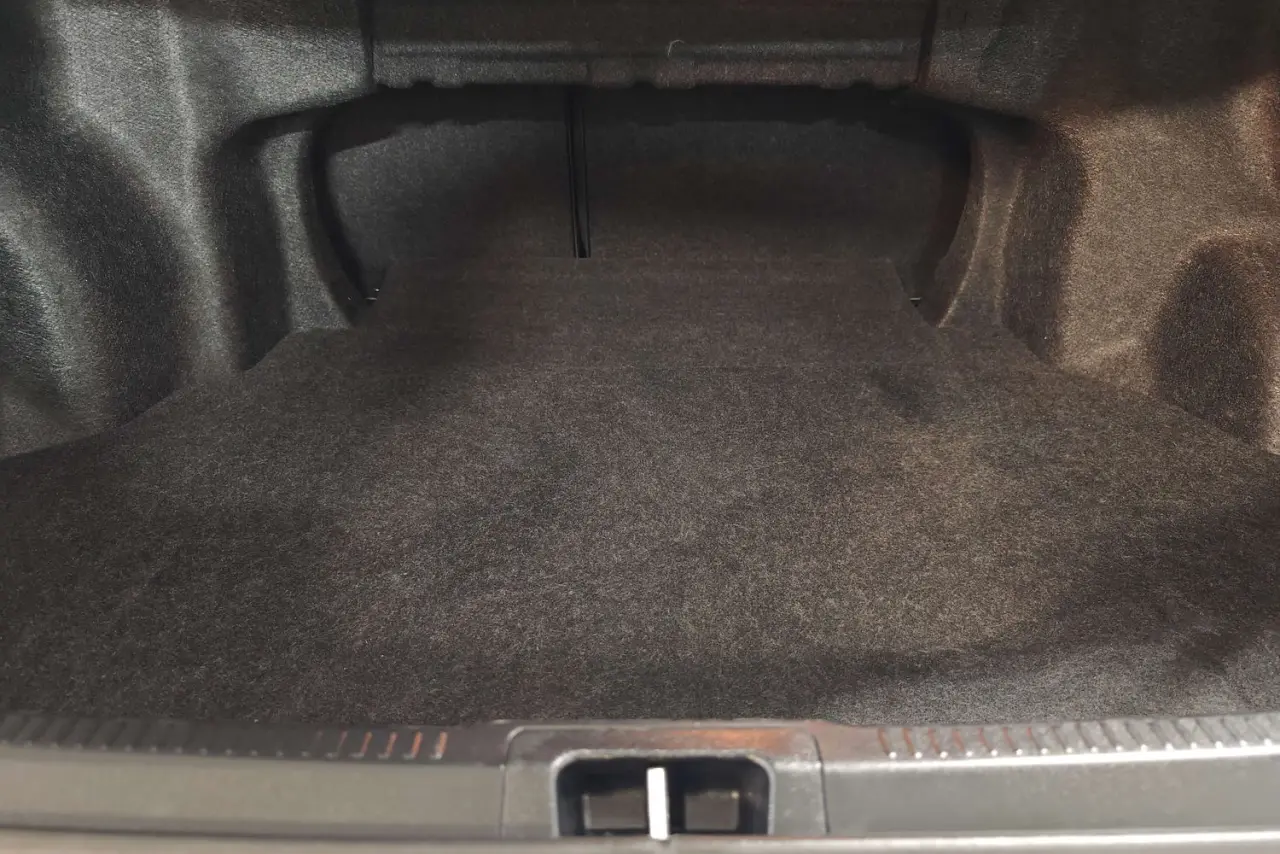 2017 Toyota Camry Gallery Image 12