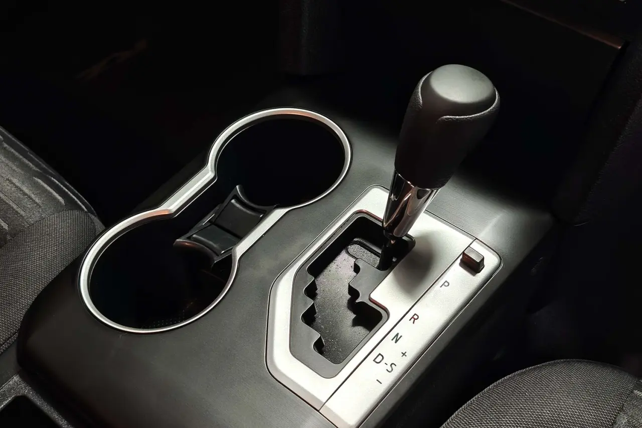 2017 Toyota Camry Gallery Image 19