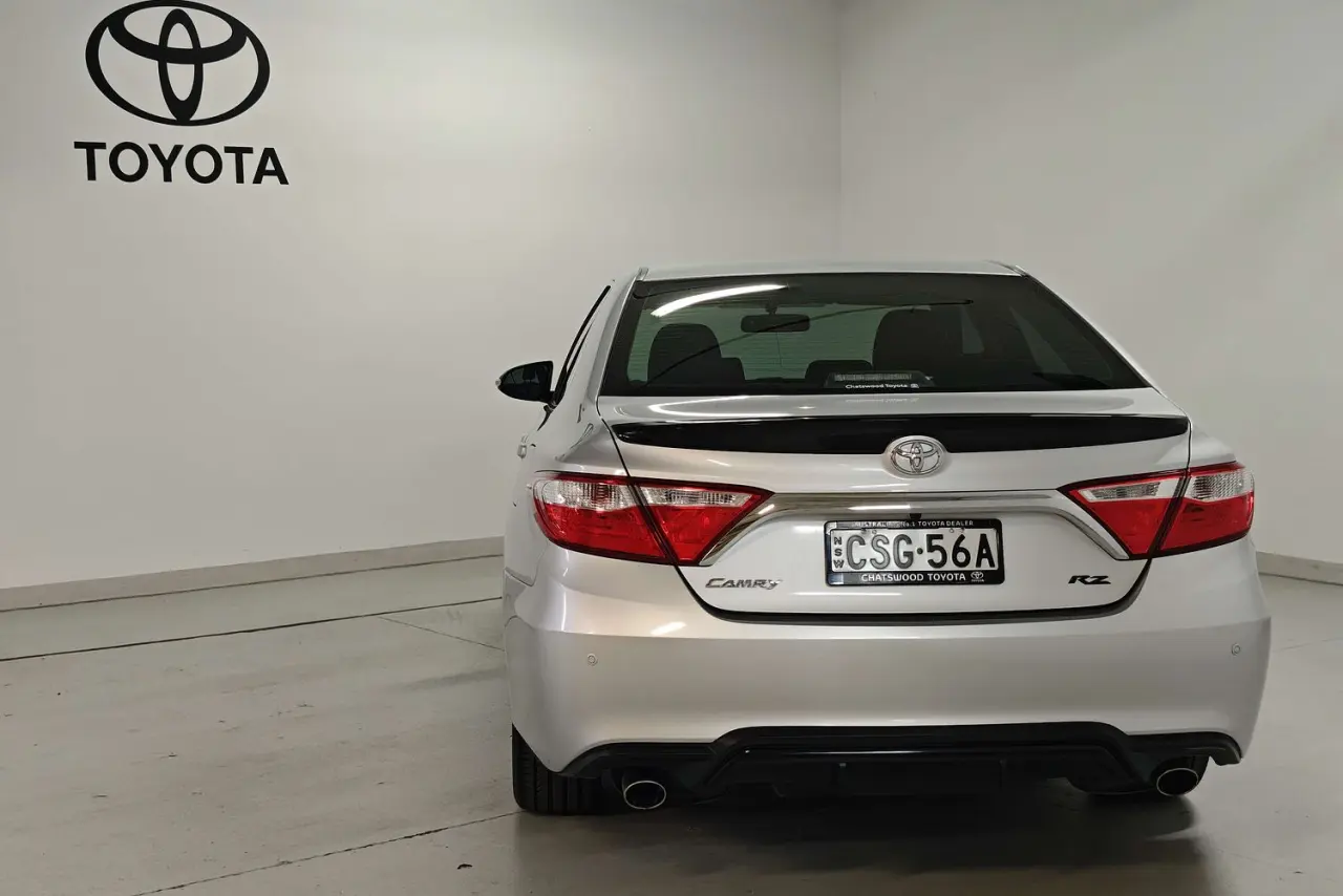 2017 Toyota Camry Gallery Image 7