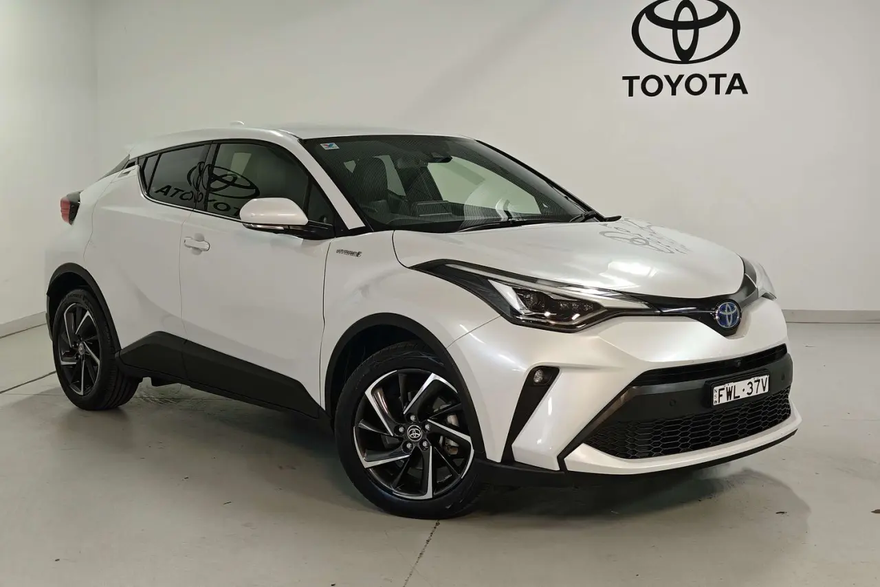 2023 Toyota C-HR Gallery Image 1