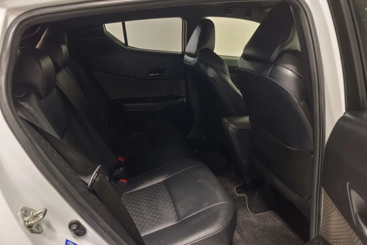 2023 Toyota C-HR Gallery Image 11