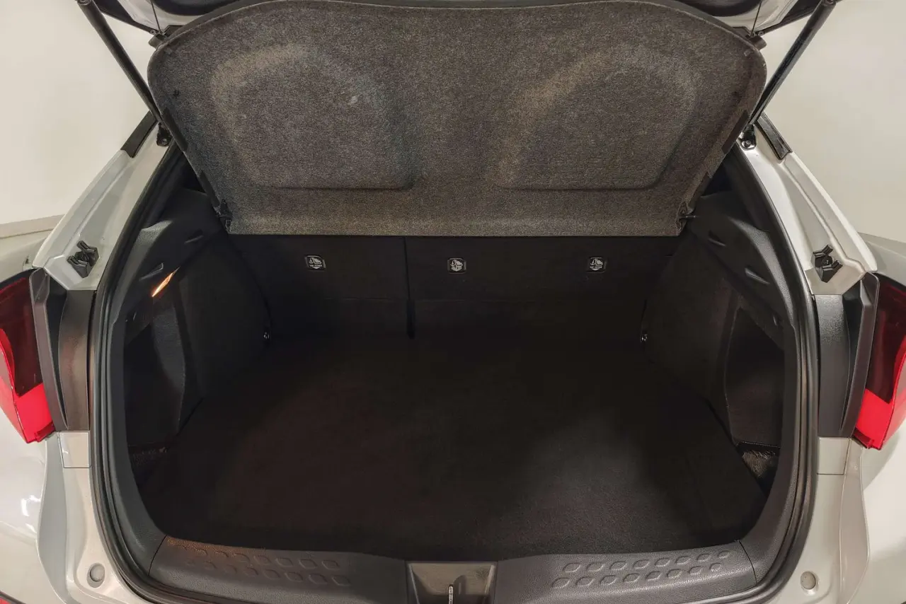 2023 Toyota C-HR Gallery Image 12