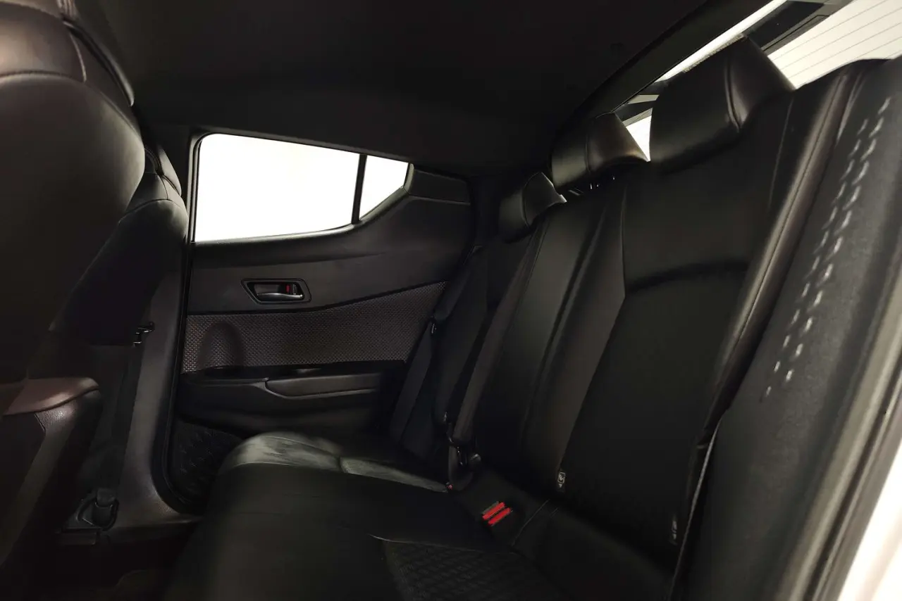 2023 Toyota C-HR Gallery Image 13