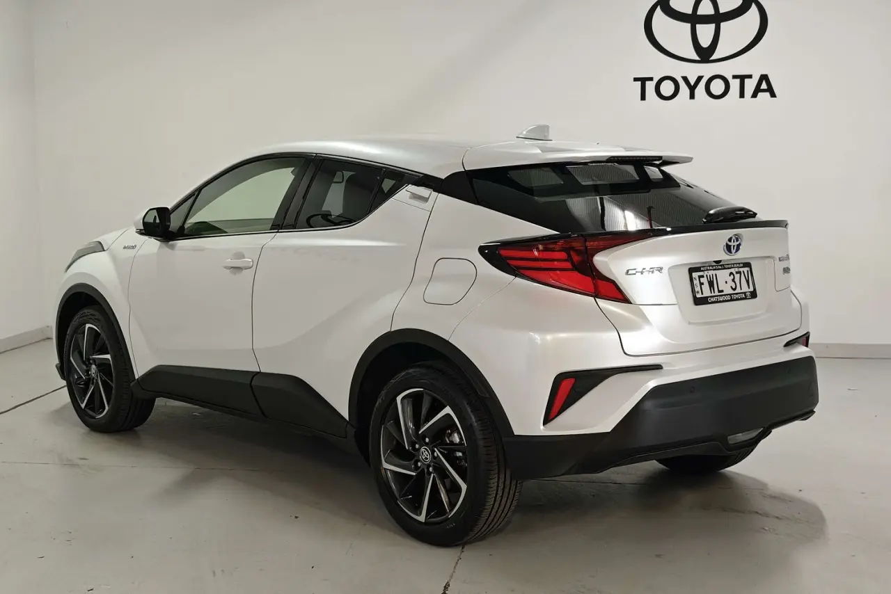 2023 Toyota C-HR Gallery Image 6