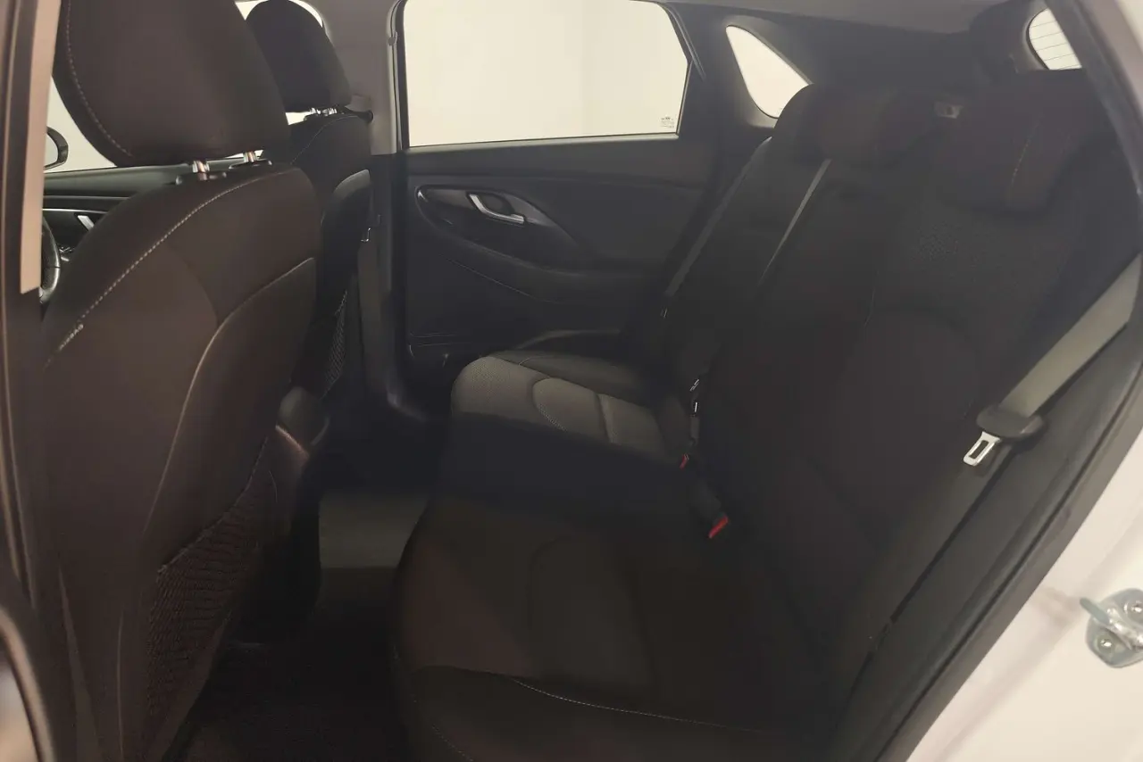 2020 Hyundai i30 Gallery Image 13
