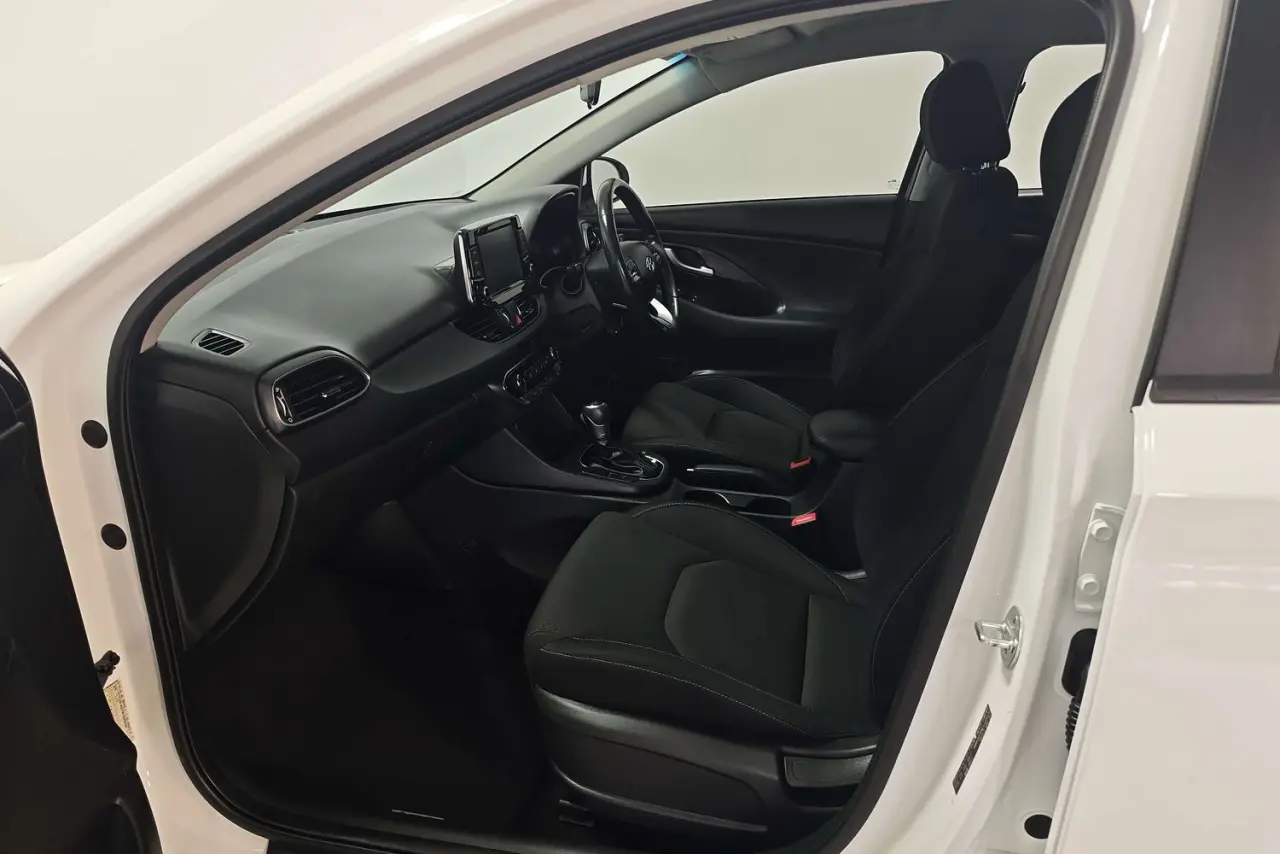 2020 Hyundai i30 Gallery Image 14