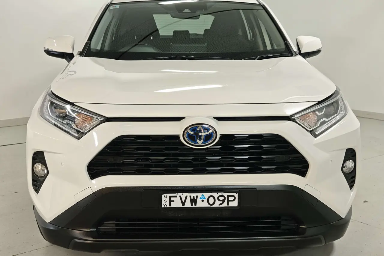 2021 Toyota RAV4 Gallery Image 3