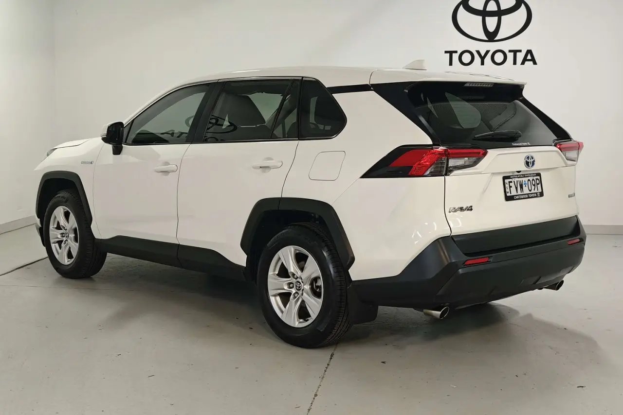 2021 Toyota RAV4 Gallery Image 6
