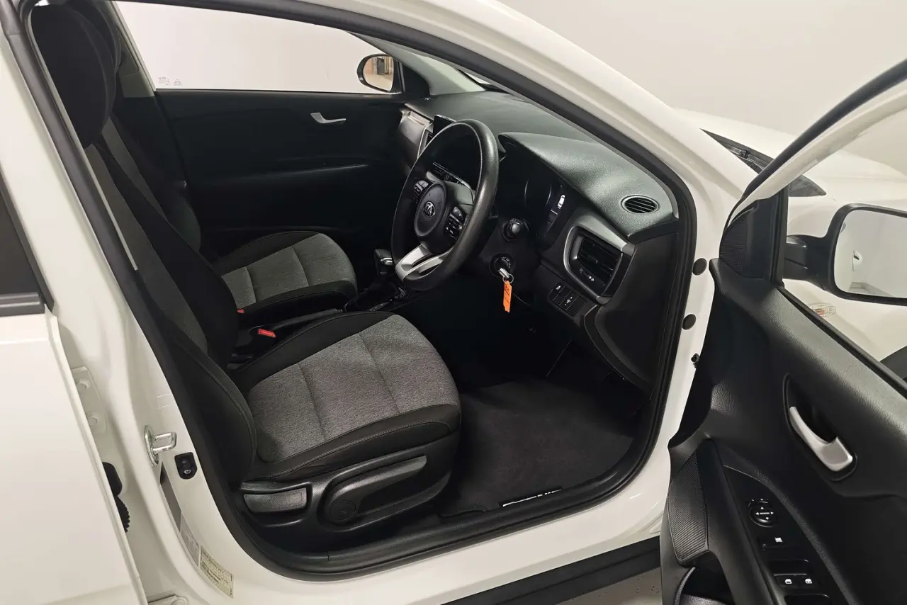 2021 Kia Stonic Gallery Image 10