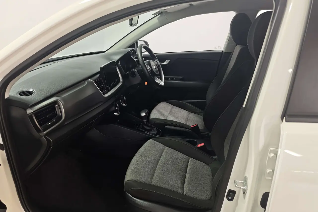 2021 Kia Stonic Gallery Image 14