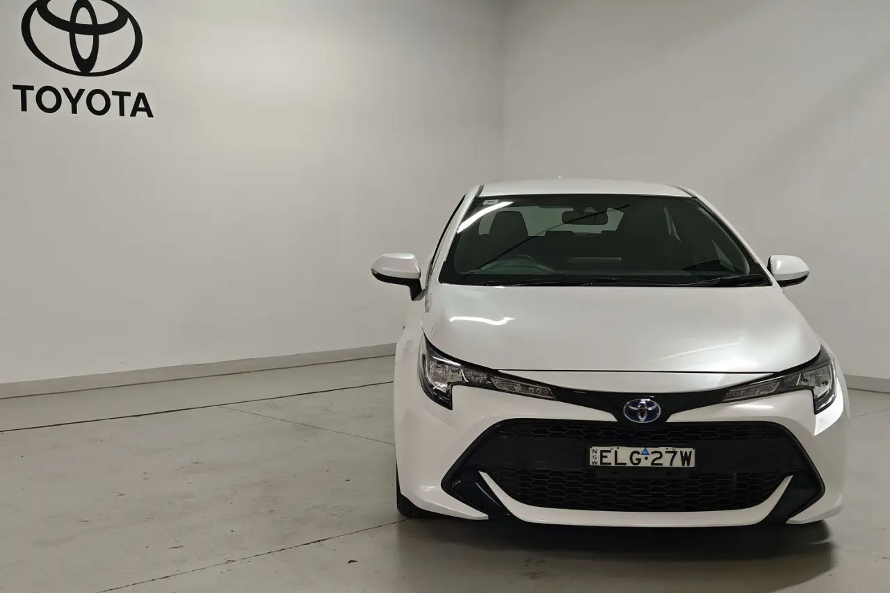 2020 Toyota Corolla Gallery Image 2