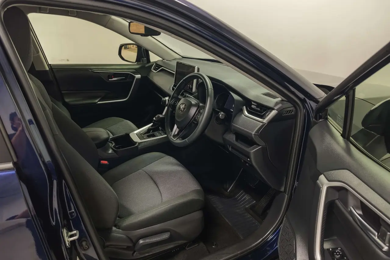 2024 Toyota RAV4 Gallery Image 10