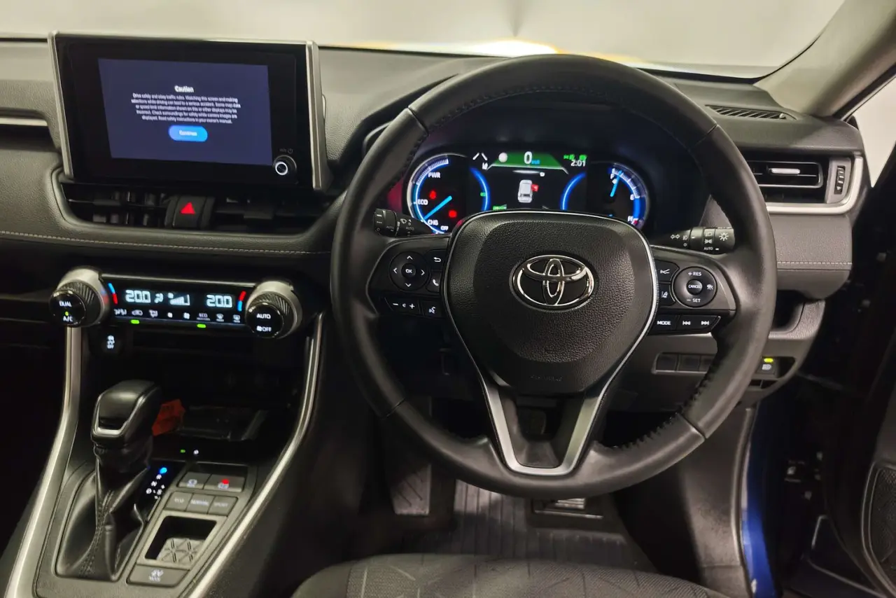 2024 Toyota RAV4 Gallery Image 17