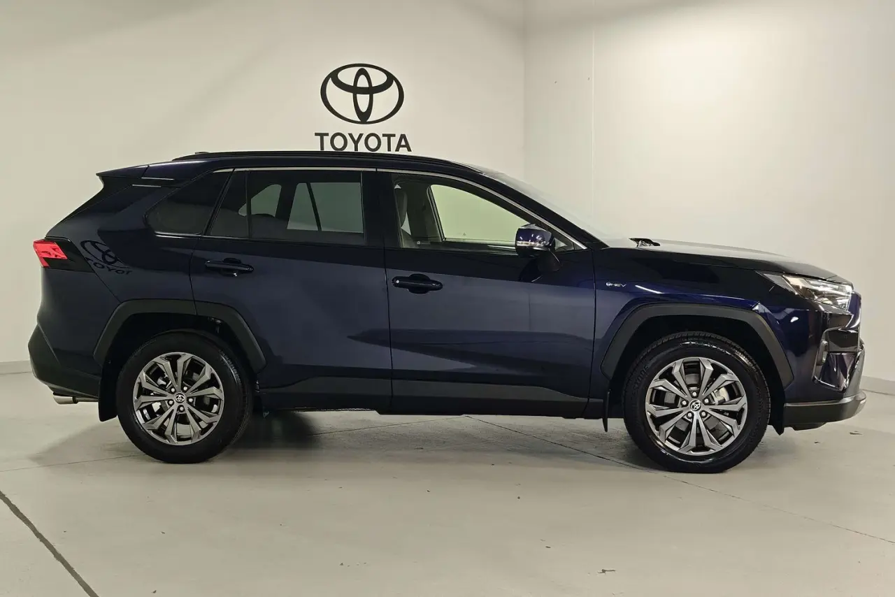 2024 Toyota RAV4 Gallery Image 4