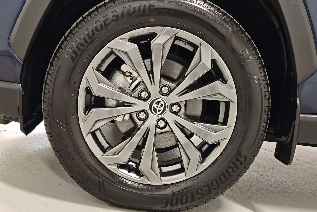 2024 Toyota RAV4 Gallery Image 5