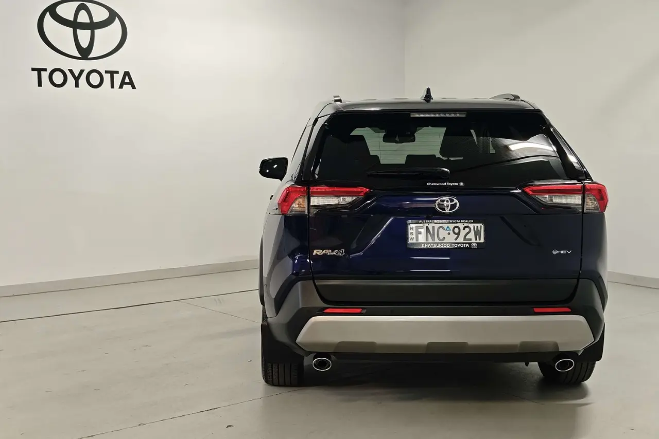 2024 Toyota RAV4 Gallery Image 7