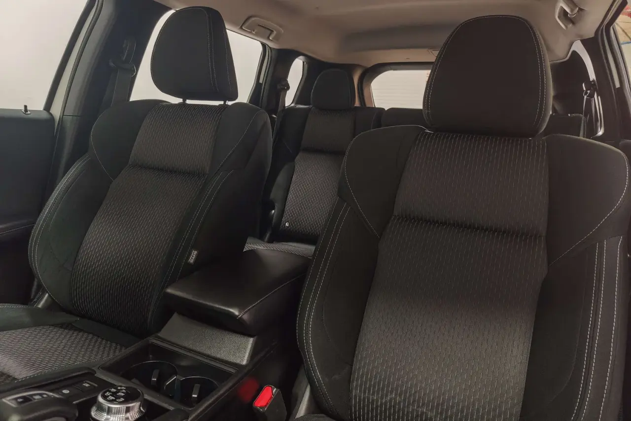 2022 Mitsubishi Outlander Gallery Image 15