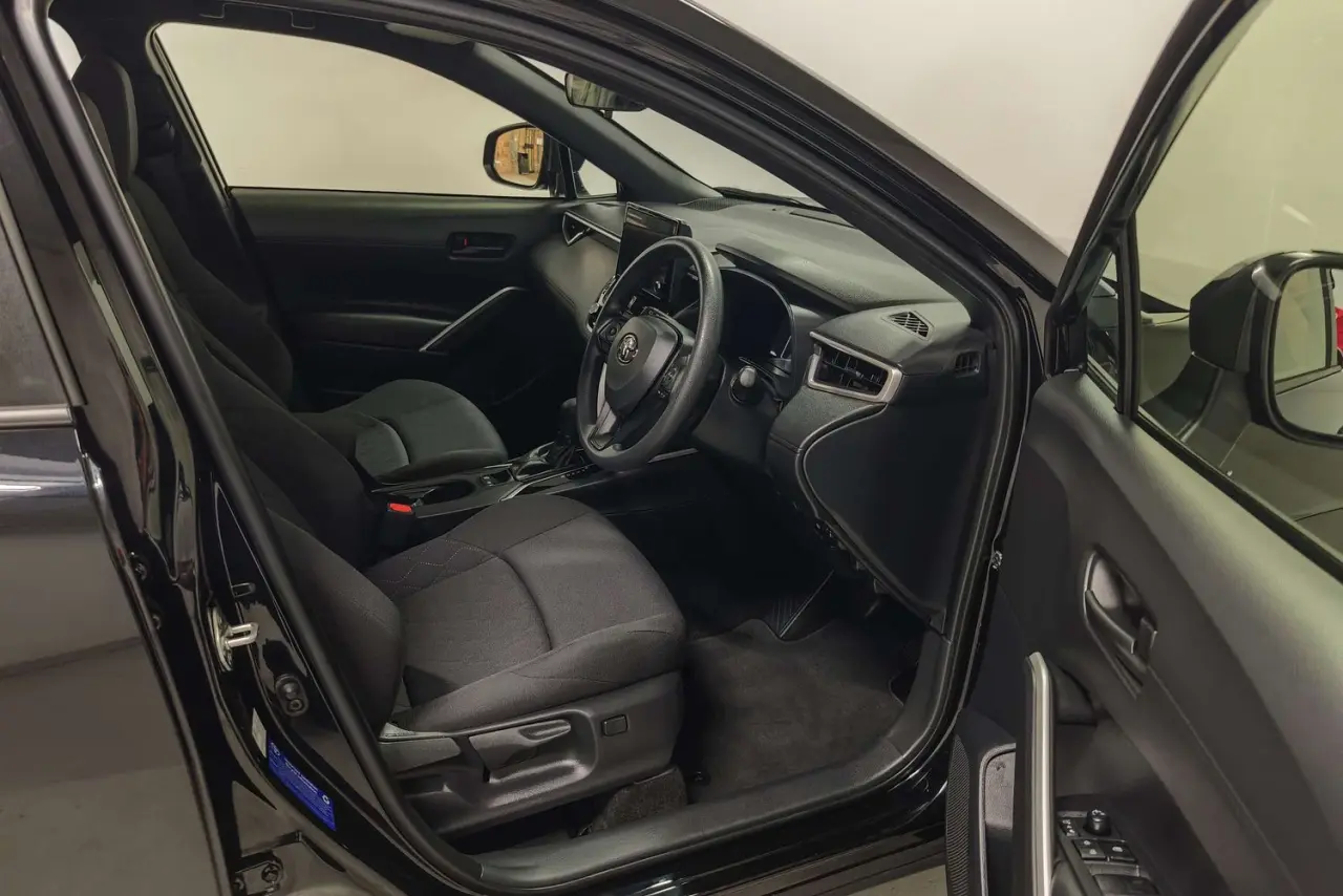 2025 Toyota Corolla Cross Gallery Image 10