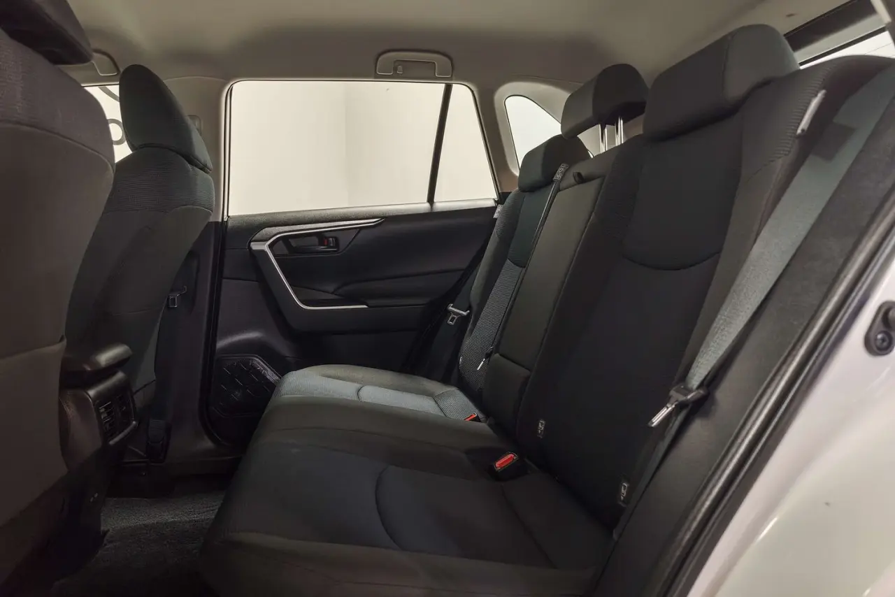 2025 Toyota RAV4 Gallery Image 13