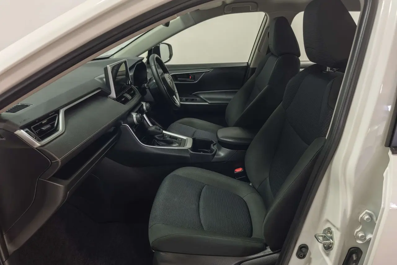 2025 Toyota RAV4 Gallery Image 15