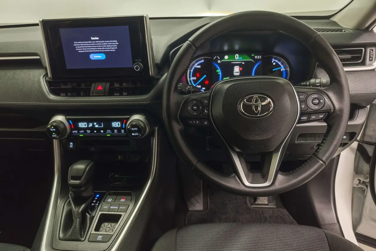 2025 Toyota RAV4 Gallery Image 16