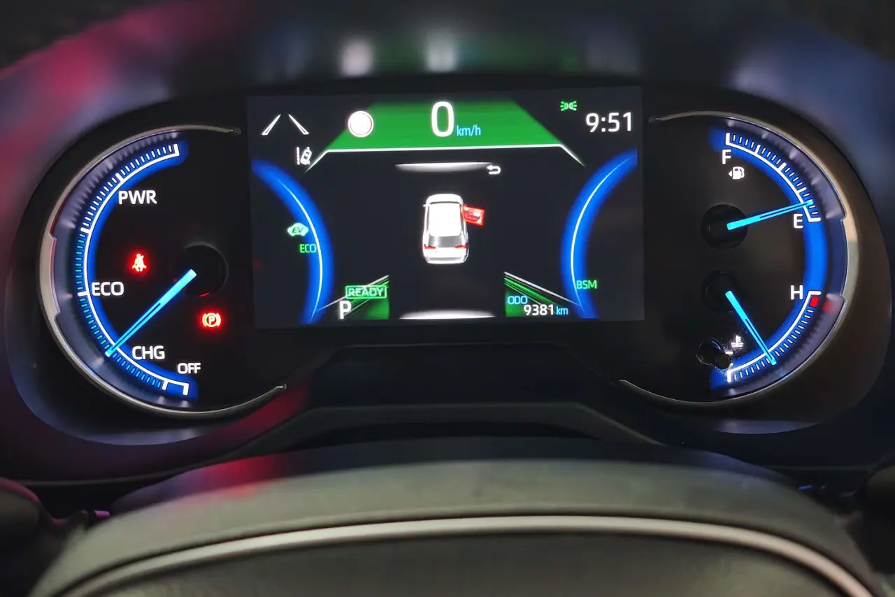 2025 Toyota RAV4 Gallery Image 17