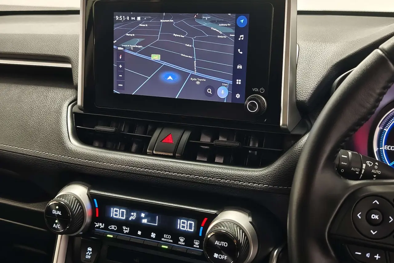 2025 Toyota RAV4 Gallery Image 18