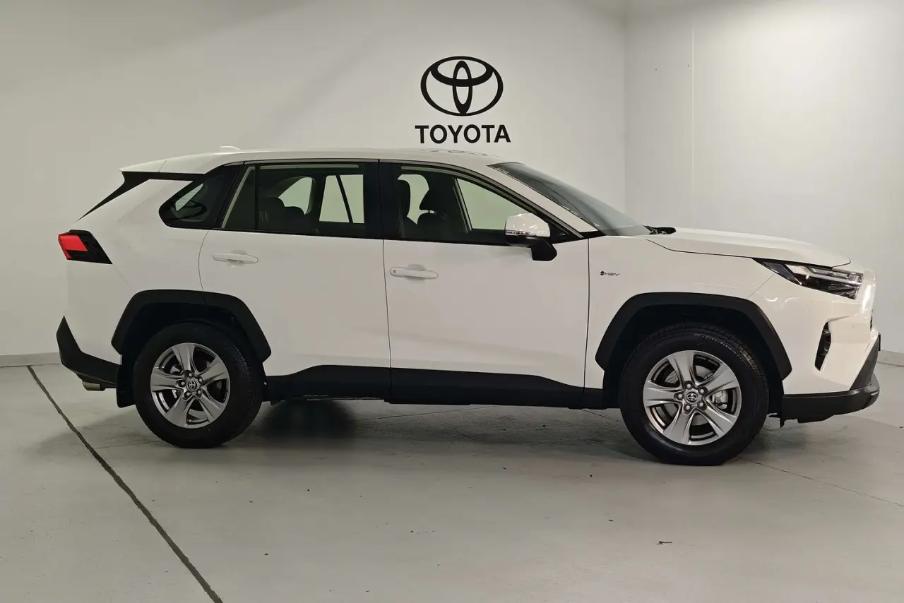 2025 Toyota RAV4 Gallery Image 4