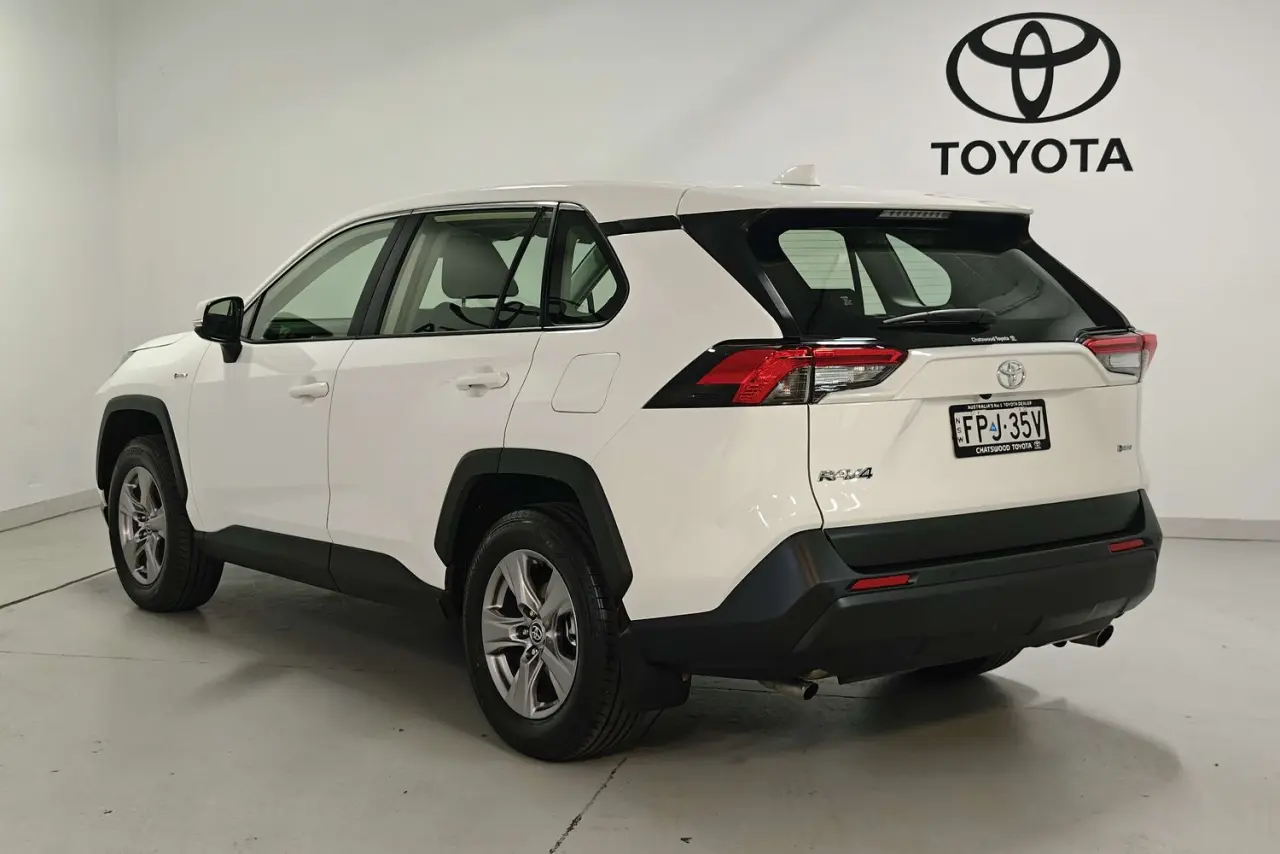 2025 Toyota RAV4 Gallery Image 6