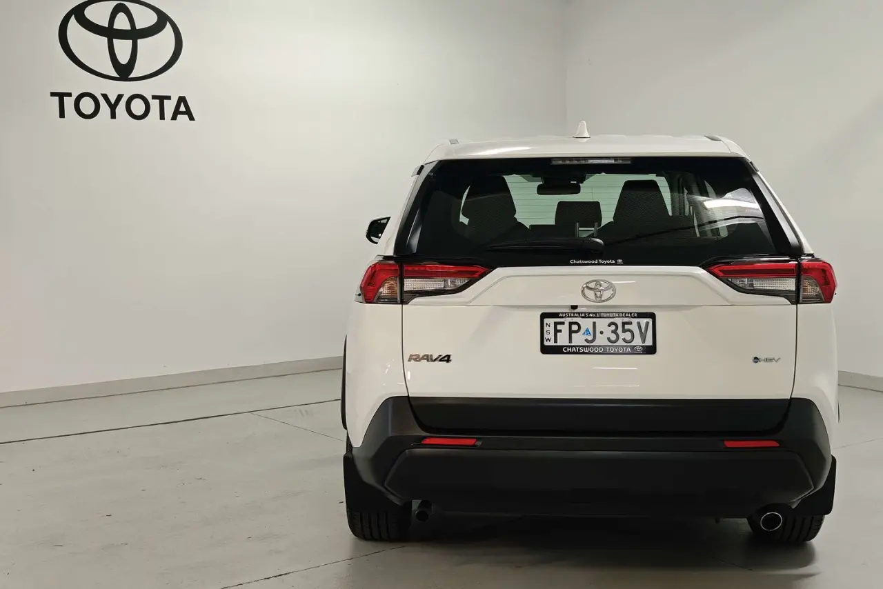 2025 Toyota RAV4 Gallery Image 7