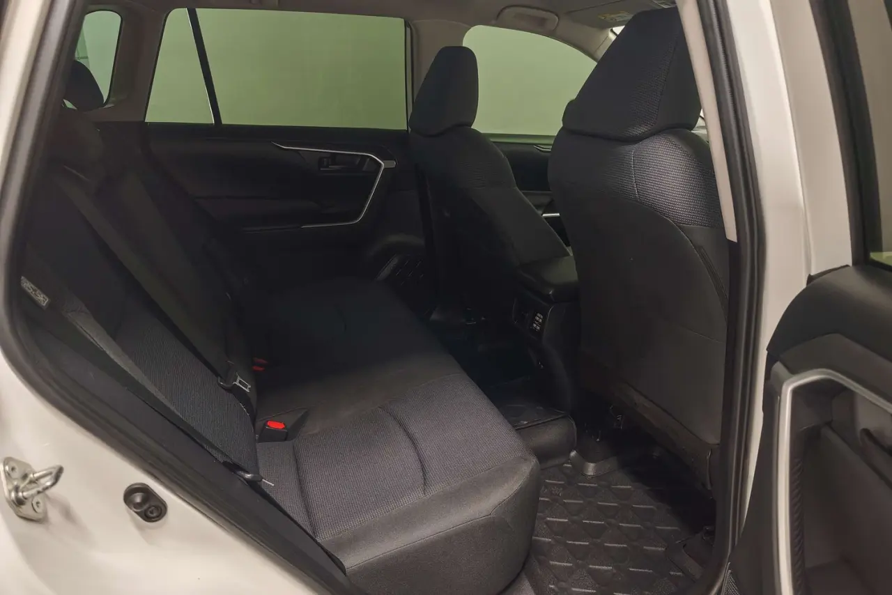 2022 Toyota RAV4 Gallery Image 11