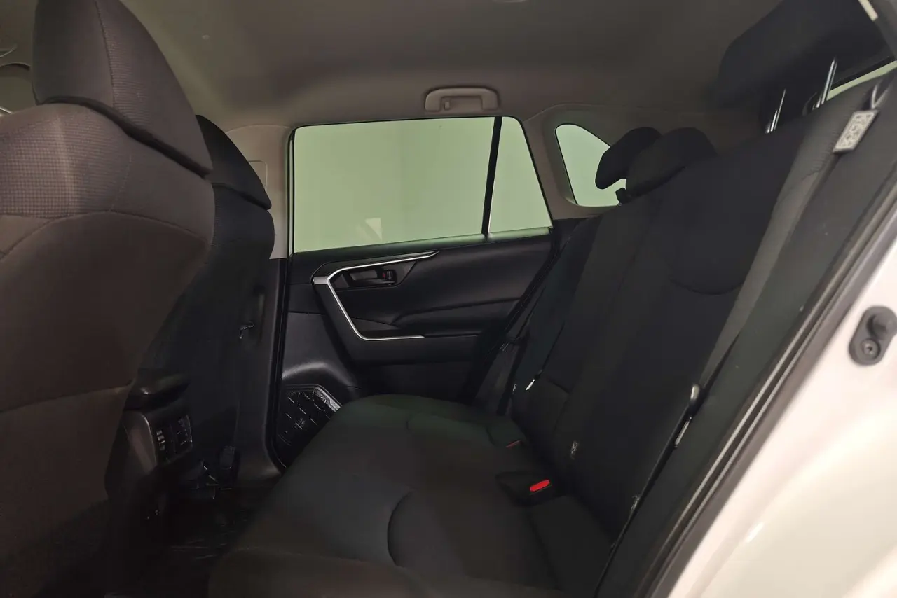 2022 Toyota RAV4 Gallery Image 13