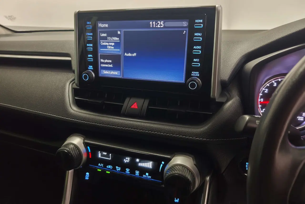 2022 Toyota RAV4 Gallery Image 18