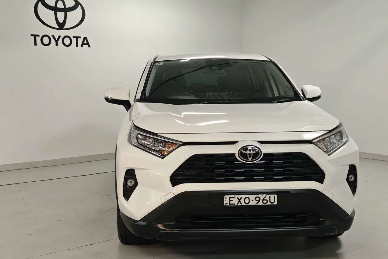 2022 Toyota RAV4 Gallery Image 2