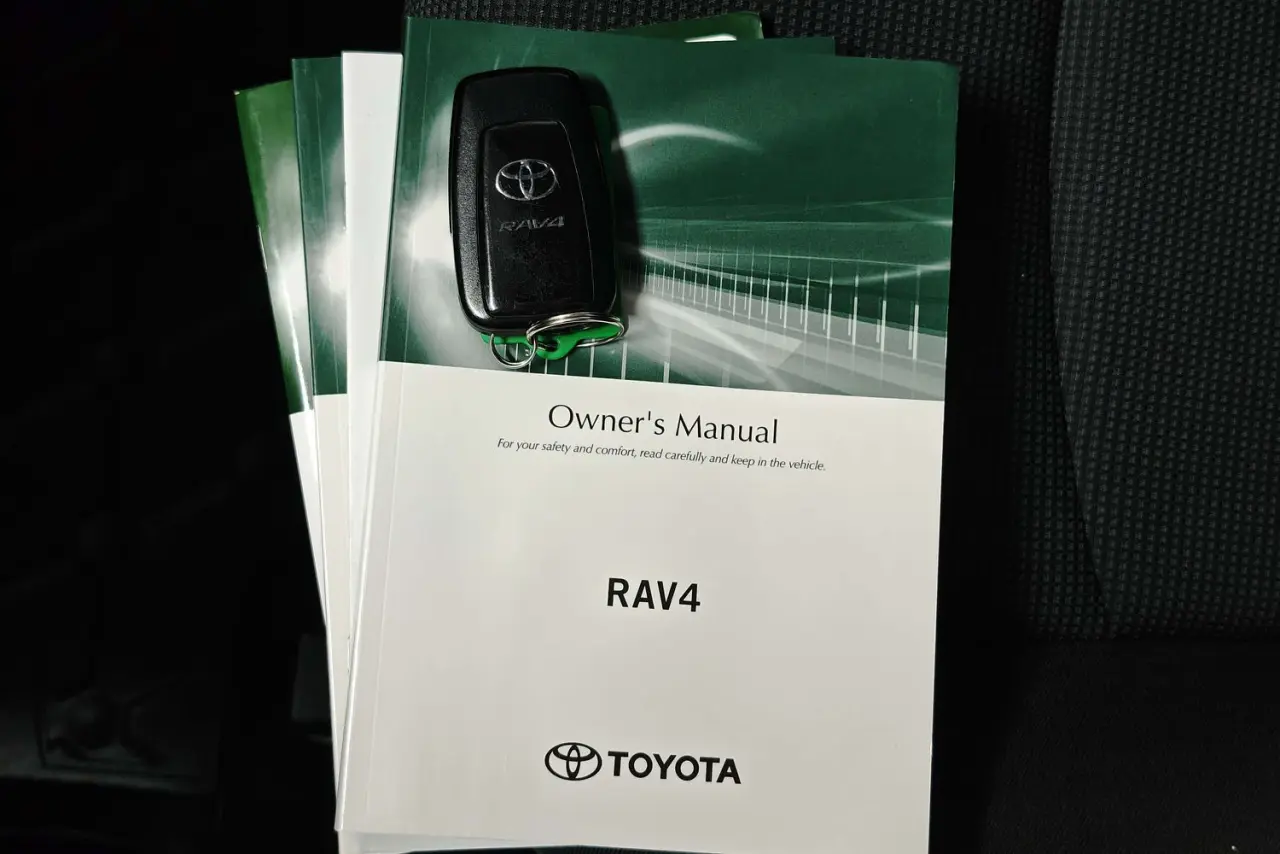 2022 Toyota RAV4 Gallery Image 21