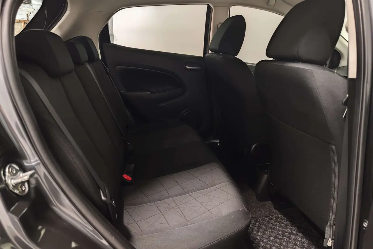 2013 Mazda 2 Gallery Image 11