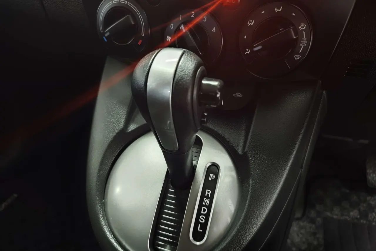 2013 Mazda 2 Gallery Image 19