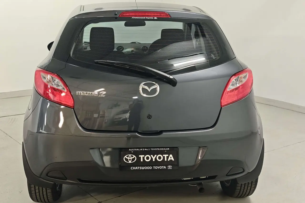 2013 Mazda 2 Gallery Image 8