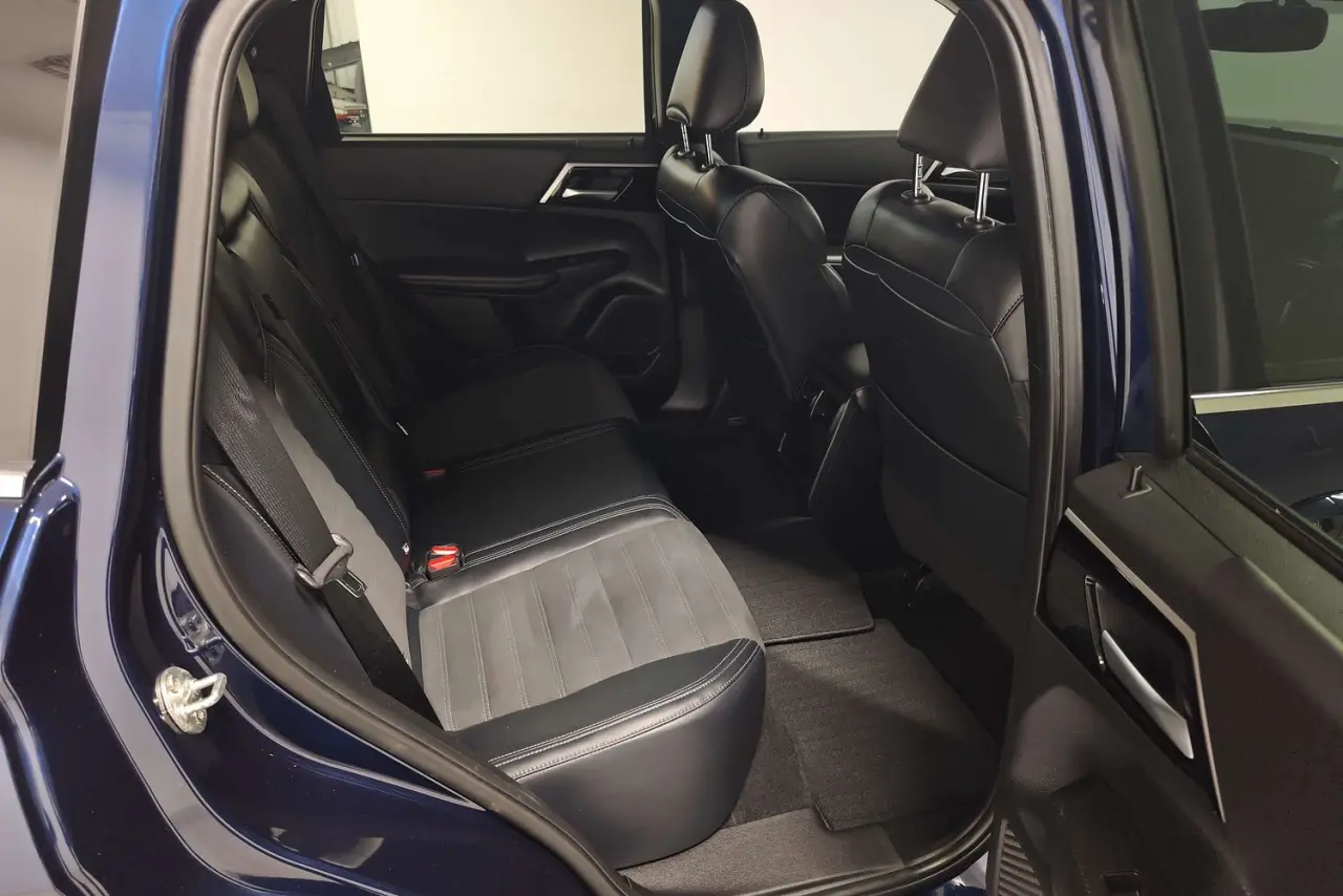 2023 Mitsubishi Outlander Gallery Image 11