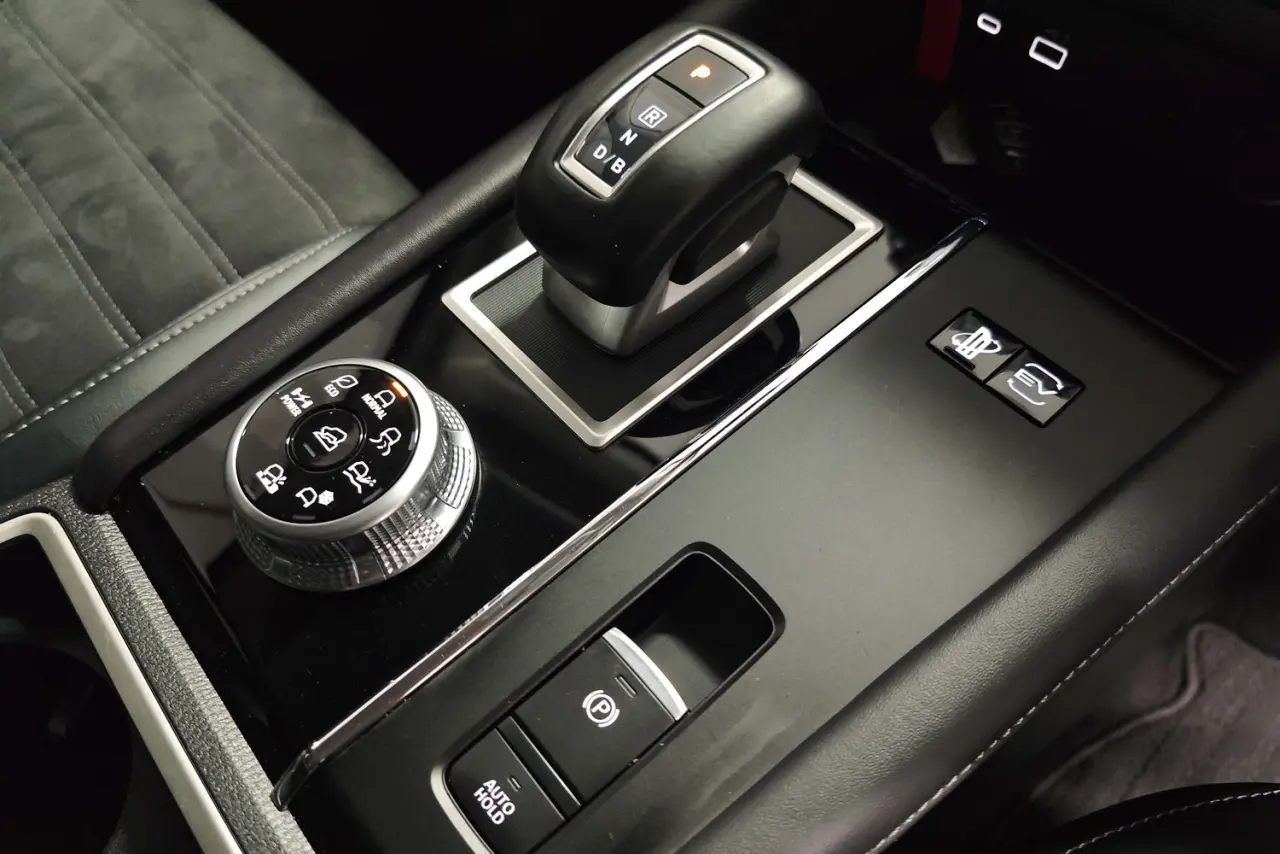 2023 Mitsubishi Outlander Gallery Image 20