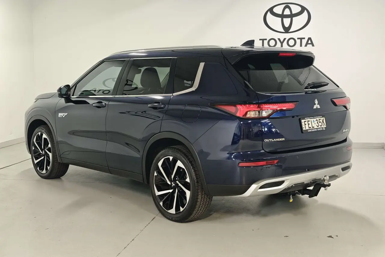 2023 Mitsubishi Outlander Gallery Image 6