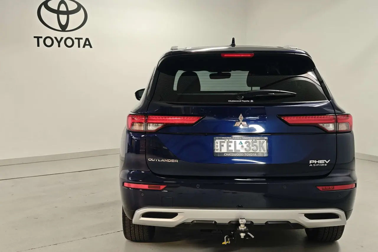 2023 Mitsubishi Outlander Gallery Image 7