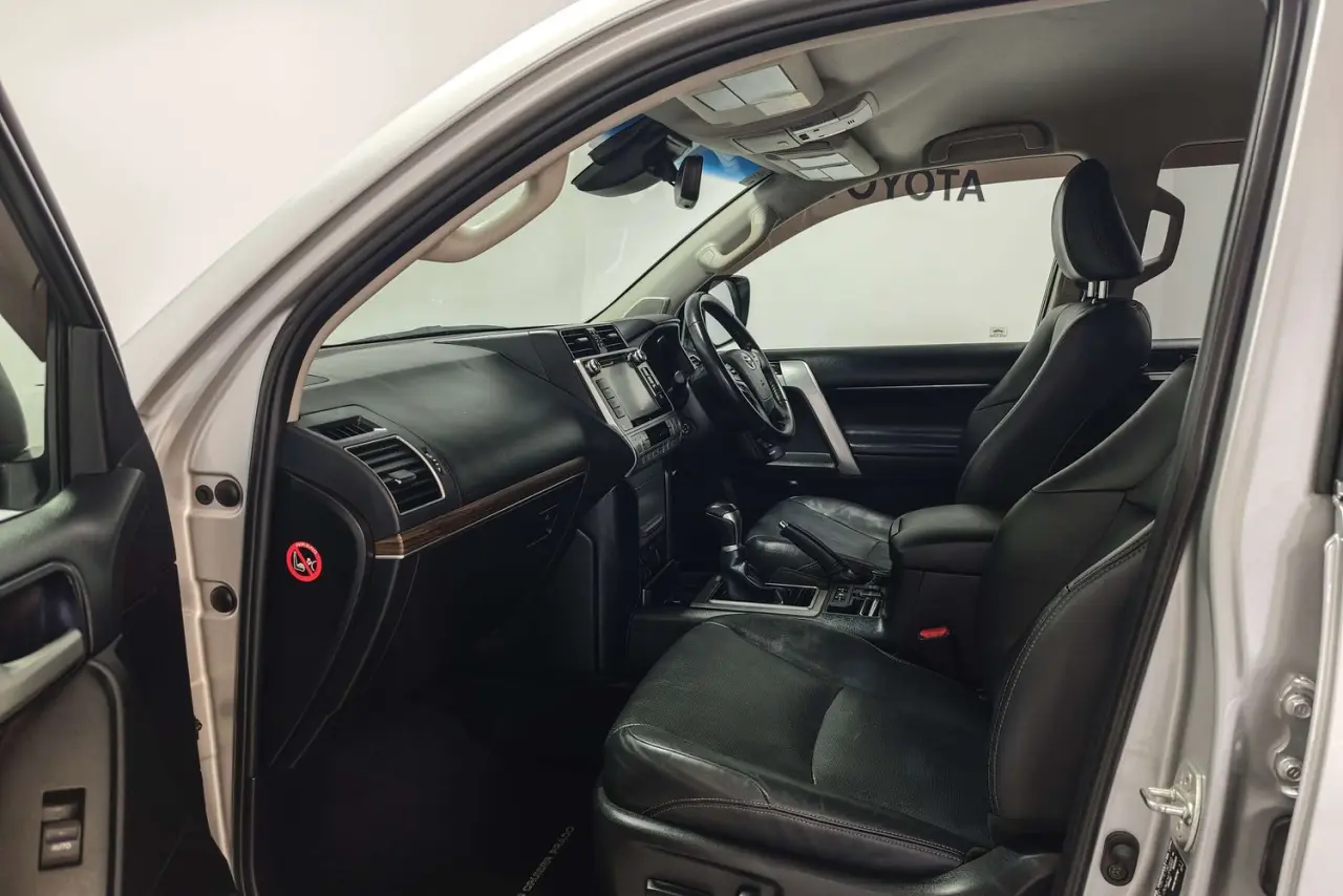 2018 Toyota Landcruiser Prado Gallery Image 14