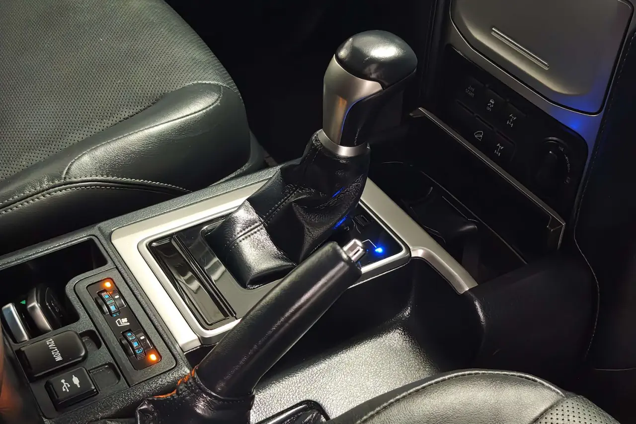 2018 Toyota Landcruiser Prado Gallery Image 19