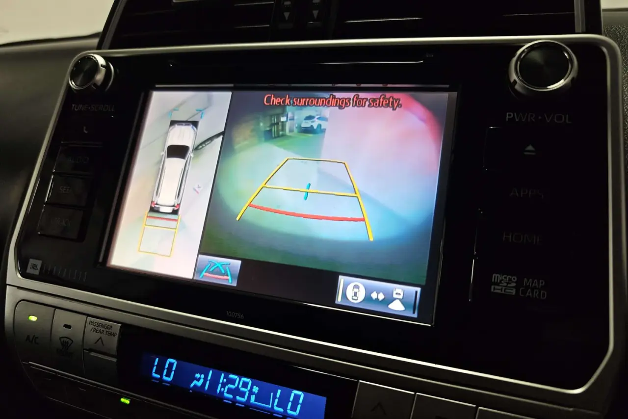 2018 Toyota Landcruiser Prado Gallery Image 20