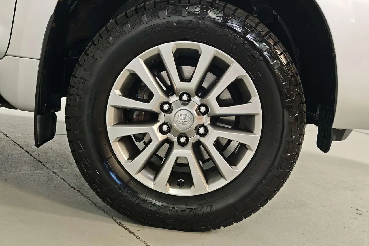 2018 Toyota Landcruiser Prado Gallery Image 5