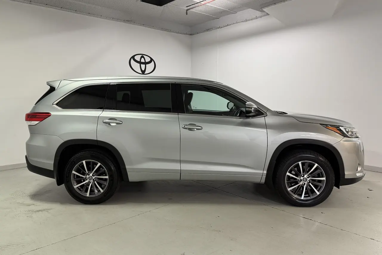 2019 Toyota Kluger Gallery Image 3