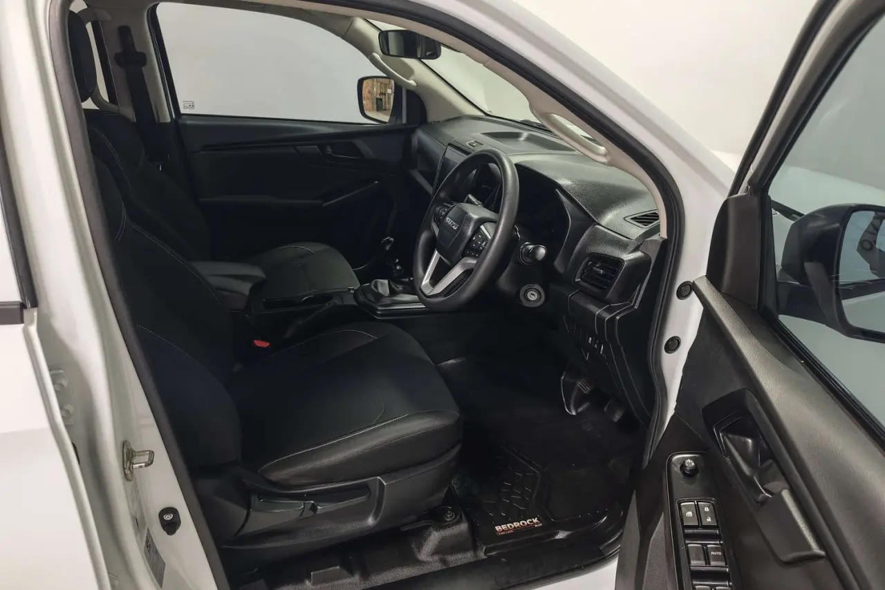 2022 Isuzu D-MAX Gallery Image 10