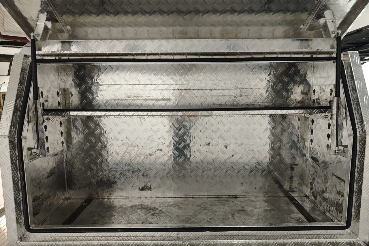 2022 Isuzu D-MAX Gallery Image 12