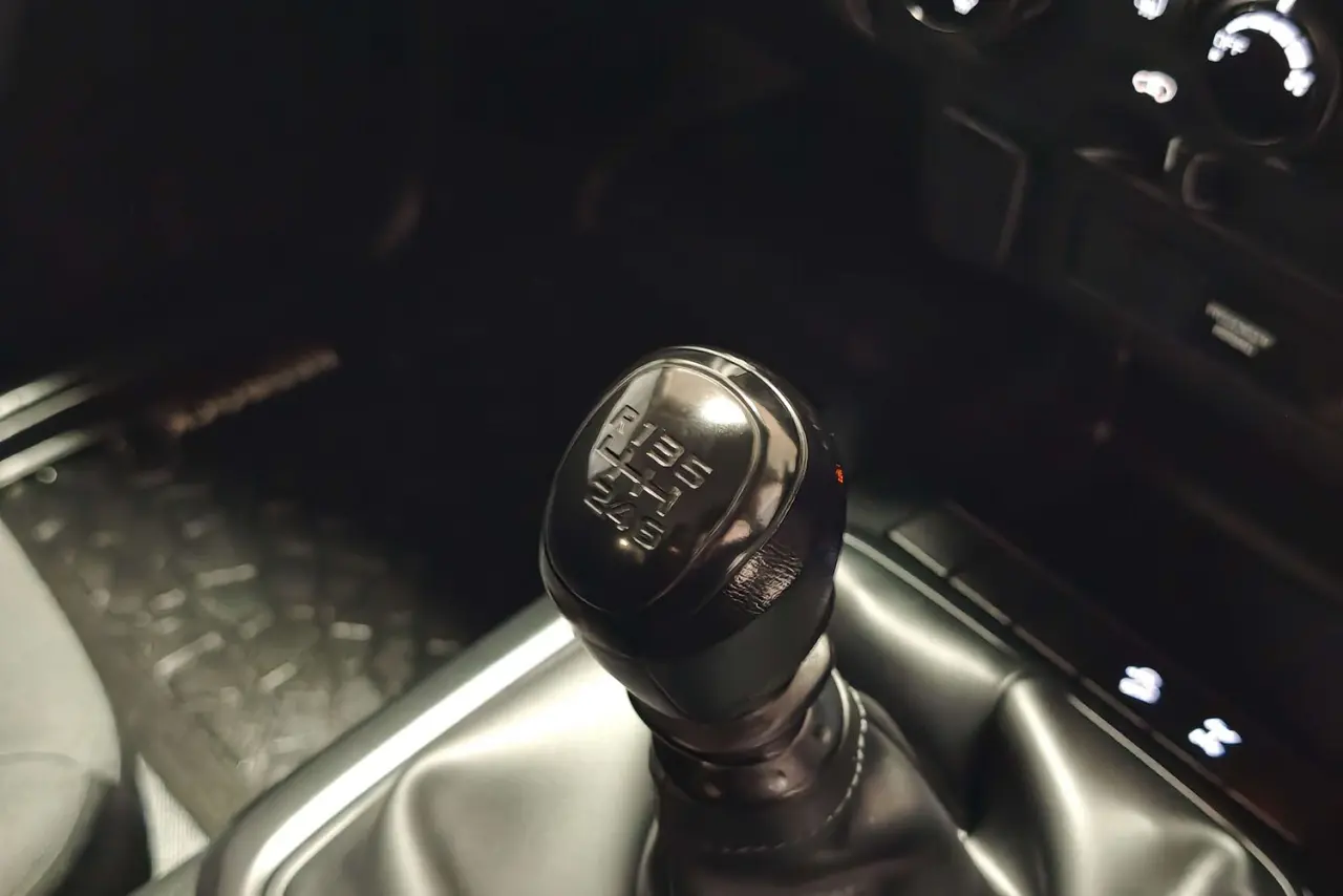 2022 Isuzu D-MAX Gallery Image 19